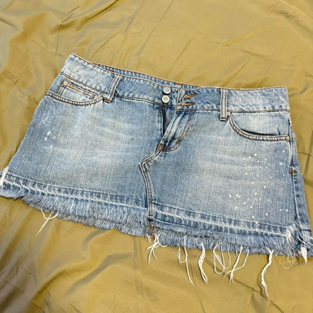 y2k mini skirt